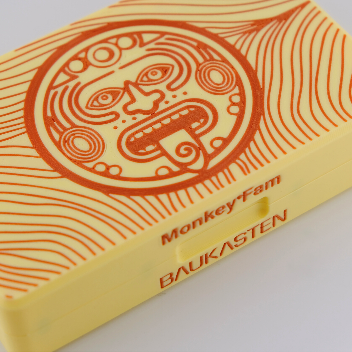 Baukasten Mini Monkey Fam in Butter, Nahaufnahme der Oberflaeche